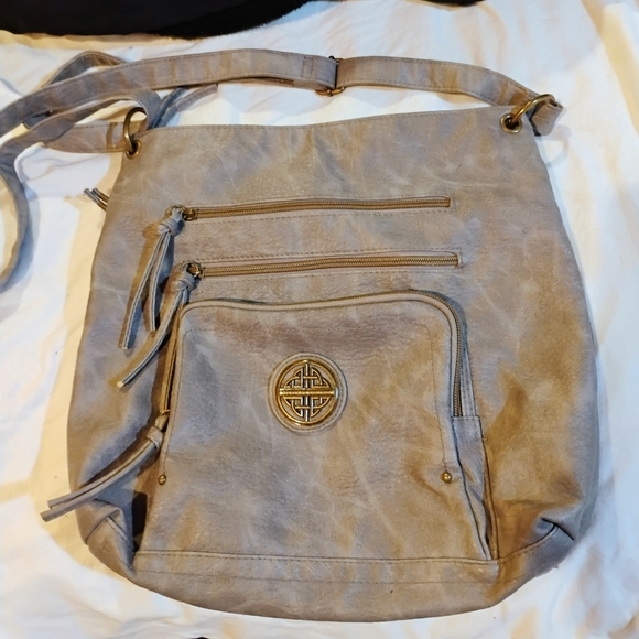 Stone Mountain Accessories Light Gray Crossbody Bag Size Is 12 In X 12 In - Picture 2 of 12